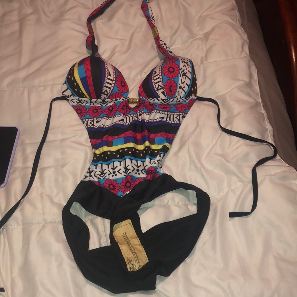 Baiting suit